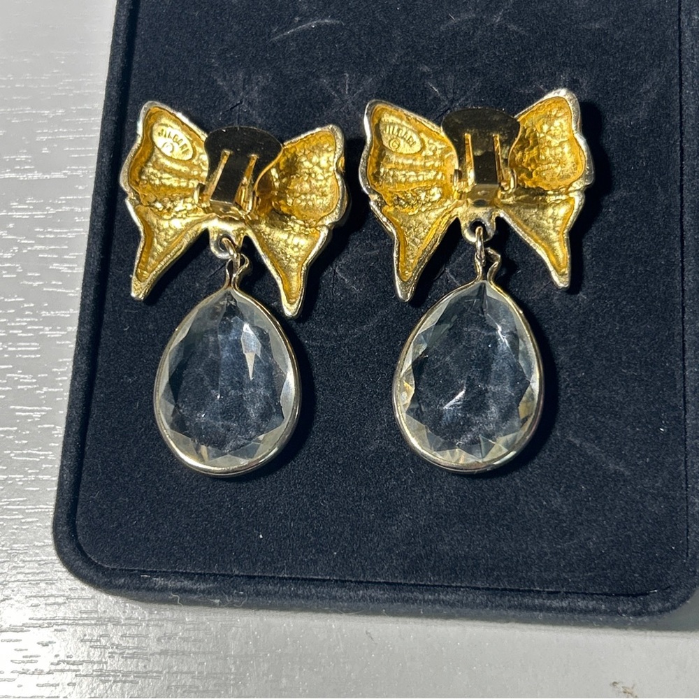 Vintage Jil Bari Gold Tone Bow With Dangling  Clear Rhinestones Clip Earrings - Picture 4 of 6